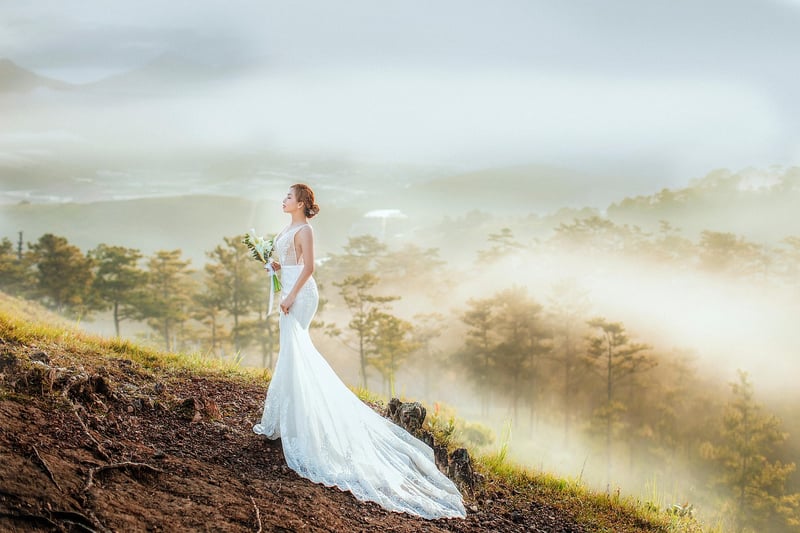 Bride holding bouquet